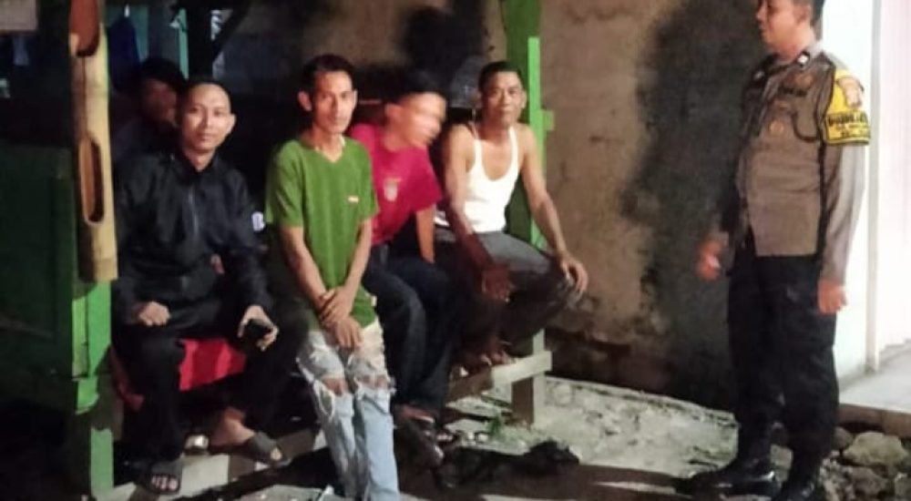 Sambang Poskamling, Polsek Klari Ajak Warga Jaga Keamanan Lingkungan