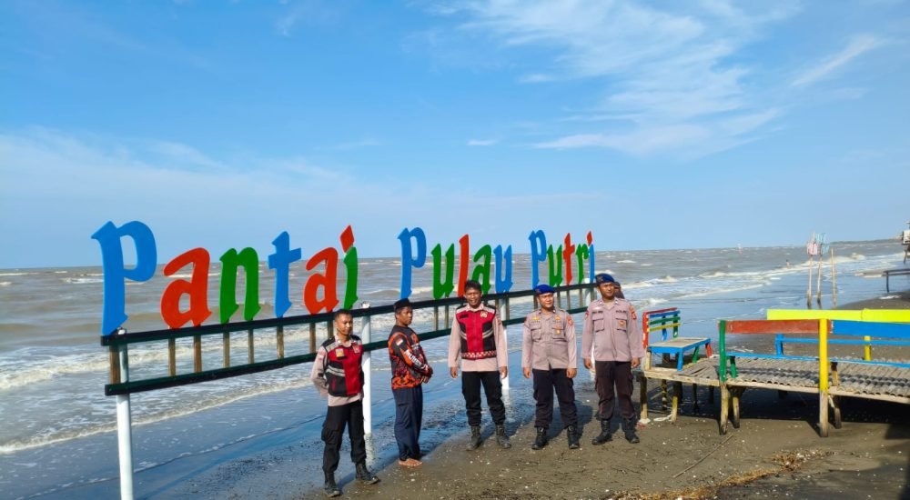 Sinergi TNI-Polri, Pengamanan Wisata Pulau Putri Batujaya Berjalan Kondusif