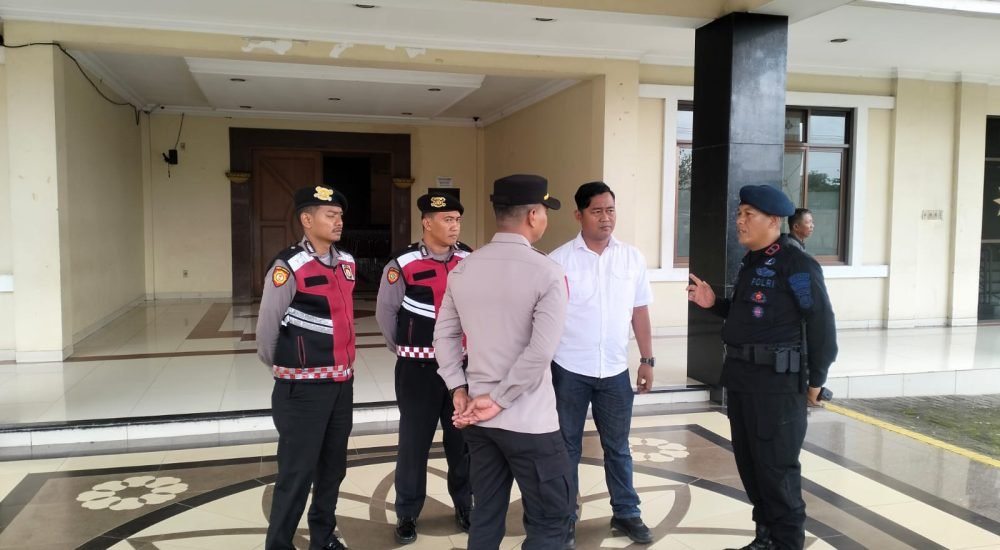 Polres Karawang Siagakan 1.204 Personel, Kompolnas Lakukan Pengawasan Ops Nataru 2025