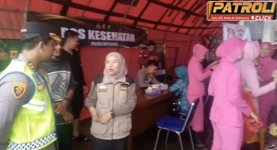 Kapolres Karawang Dirikan Posko Terpadu dan Pelayan Kesehatan Warga Terdampak Banjir di Karang Ligar 