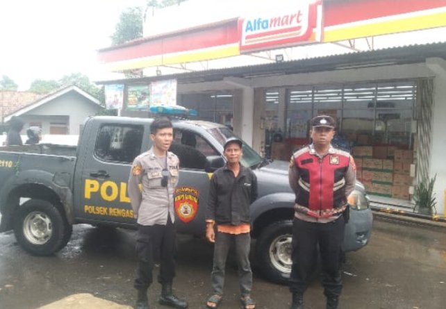 Cegah Gukamtibmas, Personil Patroli Polsek Rengasdengklok Menyasar Jalan raya Rawan Begal dan Pertokoan