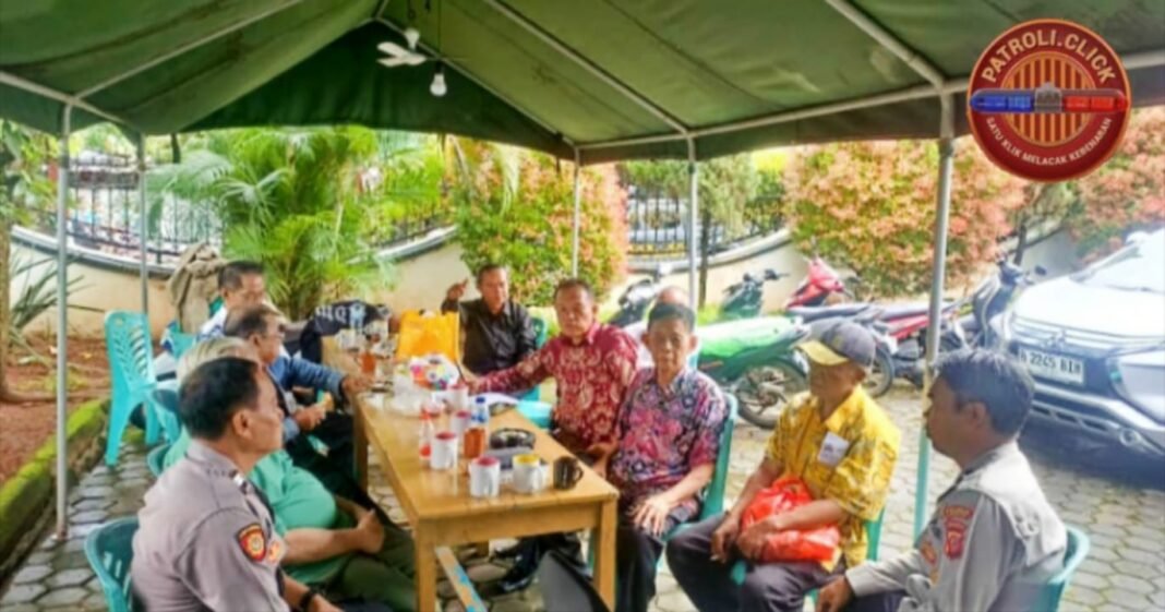 Dengarkan Saran dan Keluhan Masyarakat, Polsek Rengasdengklok Gelar Minggu Kasih di Gereja Kristen Indonesia (GKI)