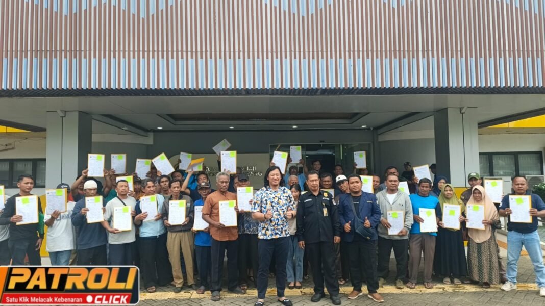 Perjuangkan Kepastian Tanah, Warga Poponcol Datangi Kantor ATR/BPN Karawang