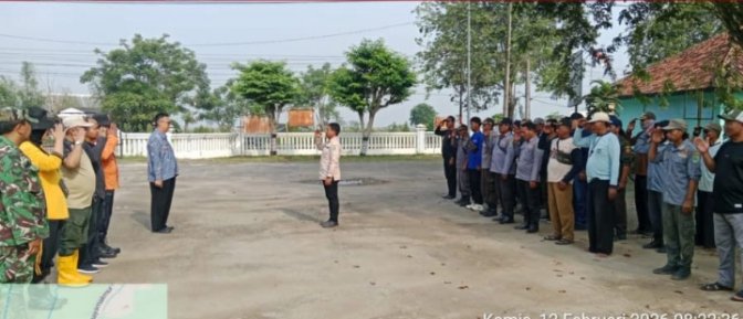 Kapolsek Rengasdengklok Diwakili Panit Binmas, Hadiri Apel Siaga Kegiatan Bersih-Bersih di Lingkungan Kantor Kecamatan Jayakerta