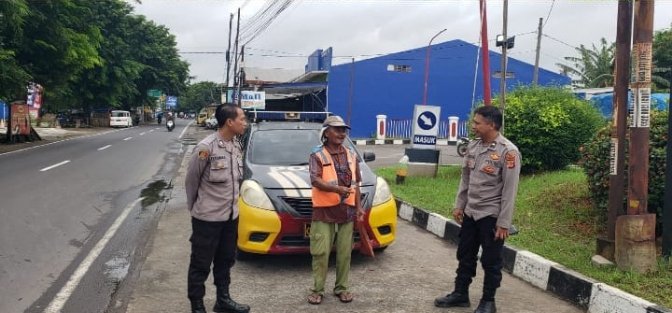Guna Mencegah Gukamtibmas Polsek Rengasdengklok Gelar Patroli Prekat Siang Hari