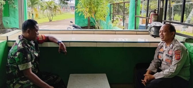 Wujud Sinergitas TNI-Polri Bhabinkamtibmas Sambangi Makoramil 0404 Rengasdengklok