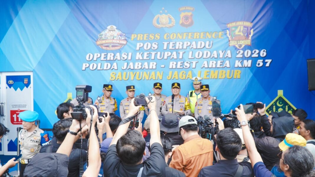 Wakapolri Apresiasi Inovasi Pelayanan Mudik di Pos Terpadu KM 57 Karawang