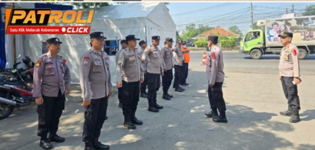 Pelaksanaan Apel Pagi Personil Pengamanan Ops Ketupat Lodaya 2026 Pos Pam Tanjungpura Kab.Karawang