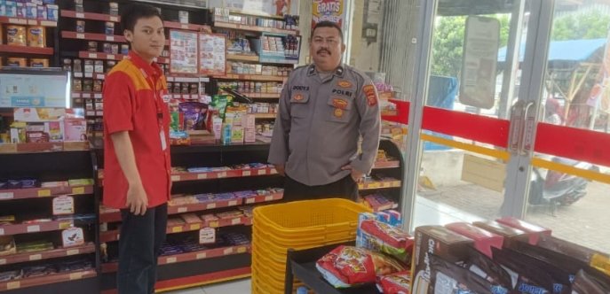 Polsek Jatisari Sambangi Alfamart, Antisipasi Gangguan Kamtibmas di Wilayah Desa Jatisari