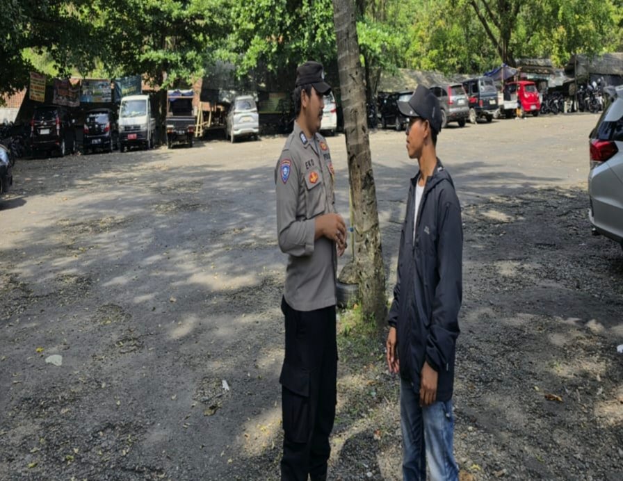 Polsek Tegalwaru Tingkatkan Patroli Wisata dan Imbau Petugas Parkir Tetap Waspada Saat Libur Panjang